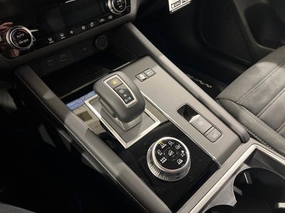2023 Mitsubishi Outlander Plug-in Hybrid Vehicle SE