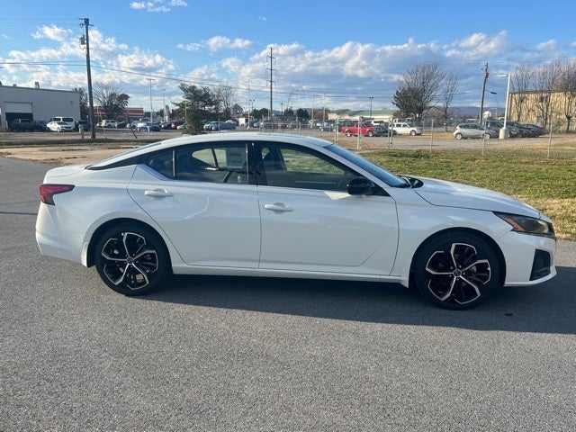 2025 Nissan Altima 2.5 SR PREMIUM PACKAGE