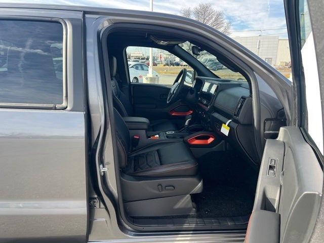 2026 Nissan Frontier PRO-4X PREMIUM, CONVENIENCE, TOW PACKAGE