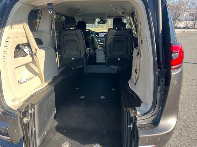 2022 Chrysler Pacifica Touring L Wheelchair Mobility equipped