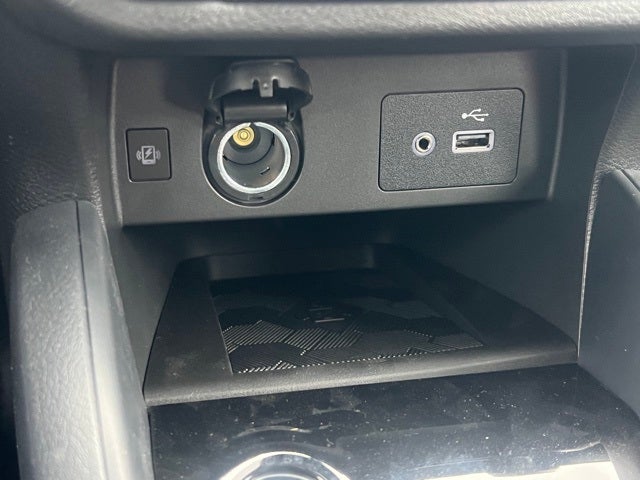 2025 Nissan Versa 1.6 SV TRUNK PACKAGE