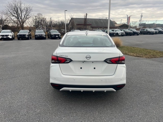 2025 Nissan Versa 1.6 SV TRUNK PACKAGE