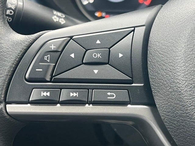 2025 Nissan Versa 1.6 SV TRUNK PACKAGE