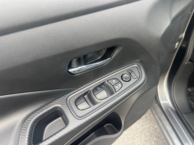 2025 Nissan Versa 1.6 SV TRUNK PACKAGE