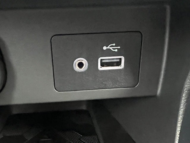 2025 Nissan Versa 1.6 SV TRUNK PACKAGE