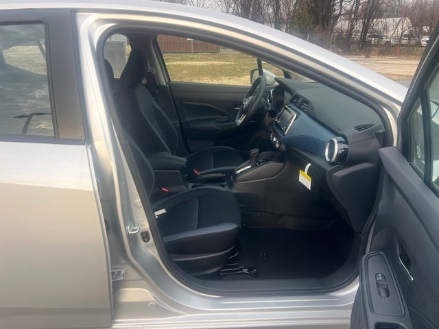 2025 Nissan Versa 1.6 SV TRUNK PACKAGE