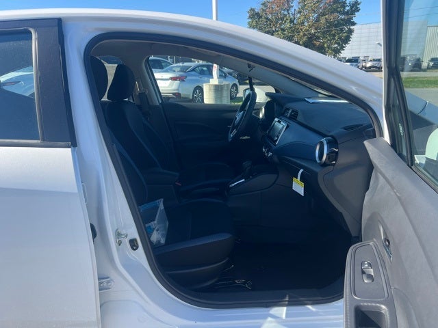 2025 Nissan Versa 1.6 SV TRUNK PACKAGE