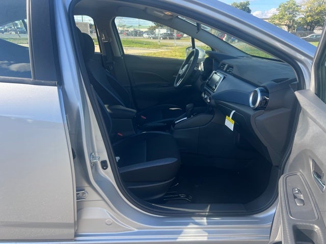 2025 Nissan Versa 1.6 SV TRUNK PACKAGE