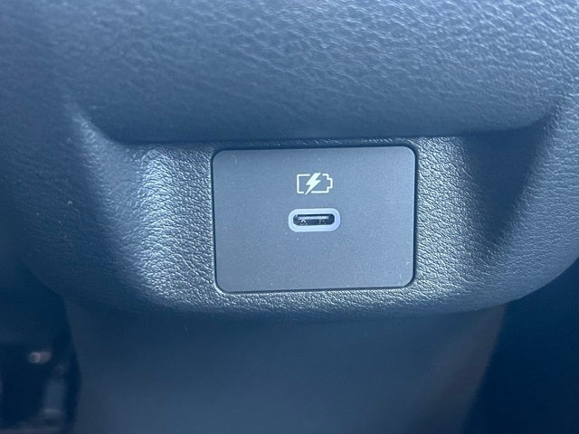 2025 Nissan Versa 1.6 SV TRUNK PACKAGE