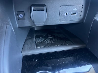 2025 Nissan Versa 1.6 SV TRUNK PACKAGE