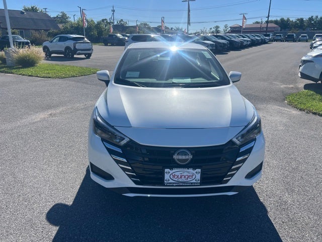 2025 Nissan Versa 1.6 SV TRUNK PACKAGE