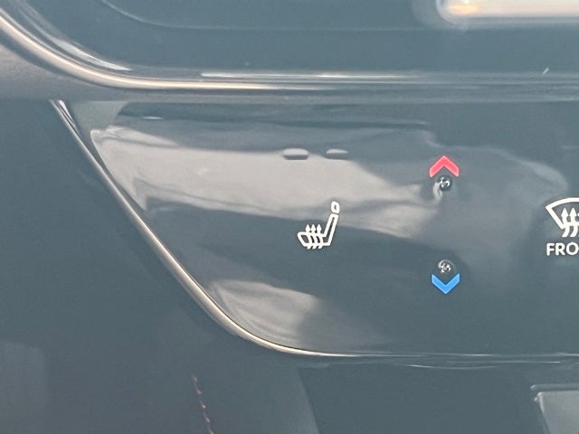 2026 Nissan Kicks SR COLD WEATHER PACKAGE