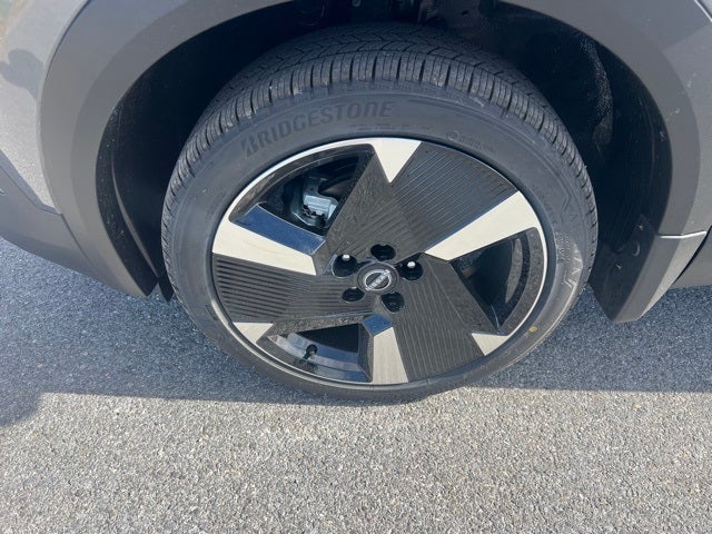 2026 Nissan Kicks SR COLD WEATHER PACKAGE