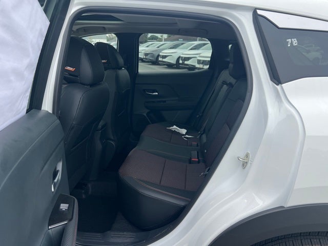 2025 Nissan Kicks SR PREMIUM PACKAGE