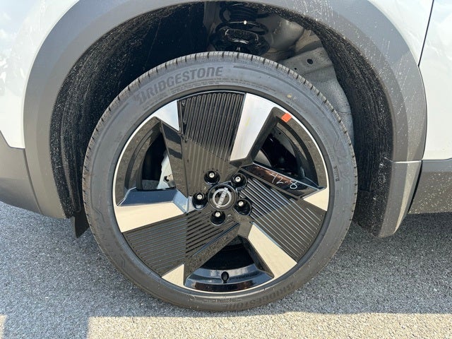 2025 Nissan Kicks SR PREMIUM PACKAGE