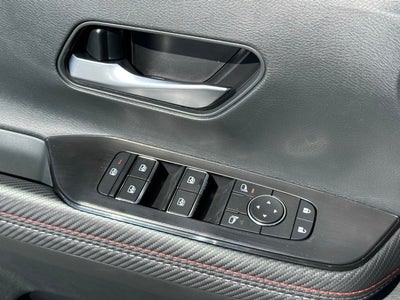 2025 Nissan Kicks SR PREMIUM PACKAGE