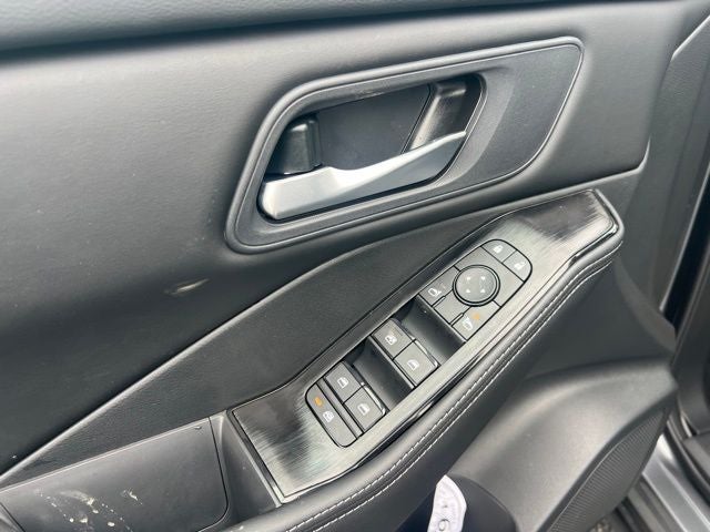 2026 Nissan Rogue SV COLD WEATHER PACKAGE