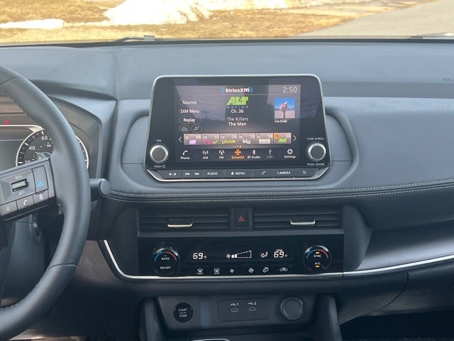 2025 Nissan Rogue SV