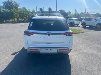 2025 Nissan Pathfinder Platinum BLACK APPEARANCE PACKAGE, CARGO PACKAGE