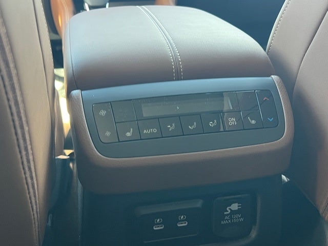 2026 Nissan Pathfinder Platinum CARGO PACKAGE