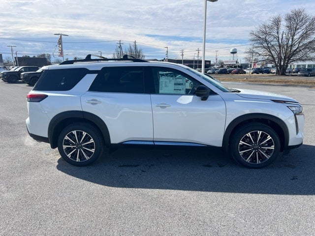 2026 Nissan Pathfinder Platinum CARGO PACKAGE