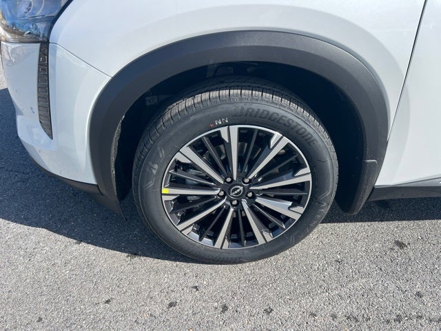 2026 Nissan Pathfinder Platinum CARGO PACKAGE