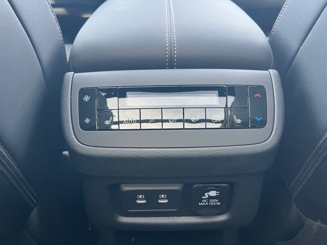 2026 Nissan Pathfinder Platinum CARGO PACKAGE