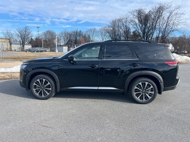 2026 Nissan Pathfinder Platinum CARGO PACKAGE