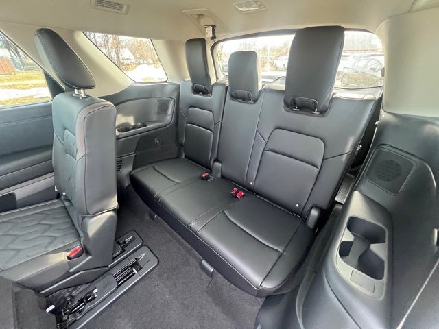 2026 Nissan Pathfinder Platinum CARGO PACKAGE
