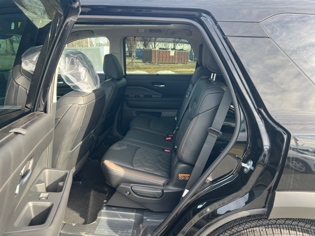 2026 Nissan Pathfinder Platinum CARGO PACKAGE