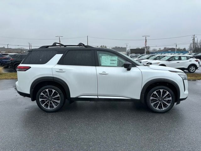 2026 Nissan Pathfinder Platinum CARGO PACKAGE