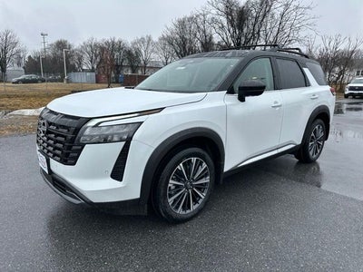 2026 Nissan Pathfinder Platinum CARGO PACKAGE