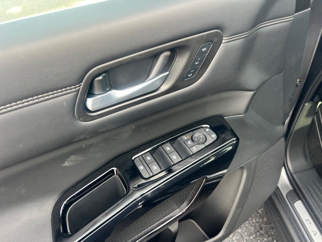 2026 Nissan Pathfinder Platinum CARGO PACKAGE