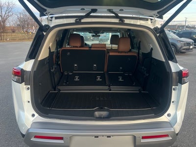2025 Nissan Pathfinder Platinum CARGO PACKAGE