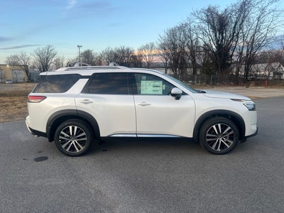 2025 Nissan Pathfinder Platinum CARGO PACKAGE
