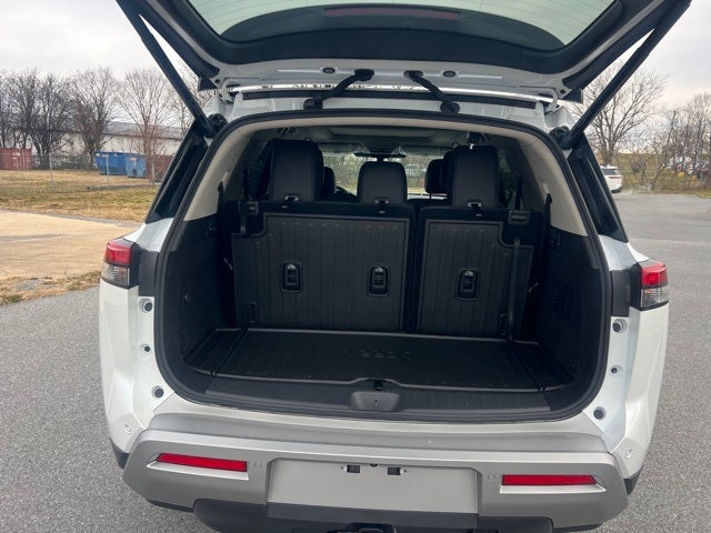 2025 Nissan Pathfinder Platinum BLACK APPEARANCE, CARGO PACKAGE