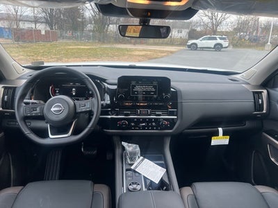 2025 Nissan Pathfinder Platinum BLACK APPEARANCE, CARGO PACKAGE