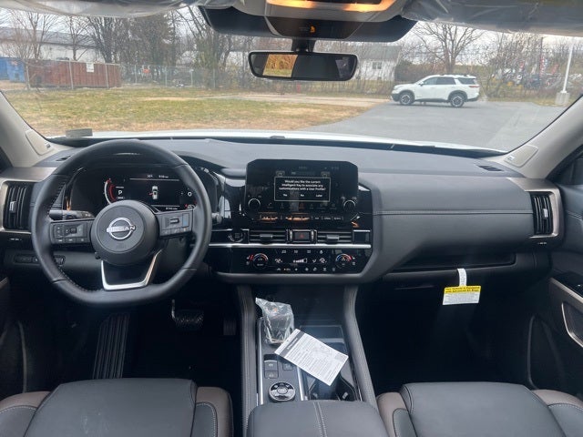 2025 Nissan Pathfinder Platinum BLACK APPEARANCE, CARGO PACKAGE