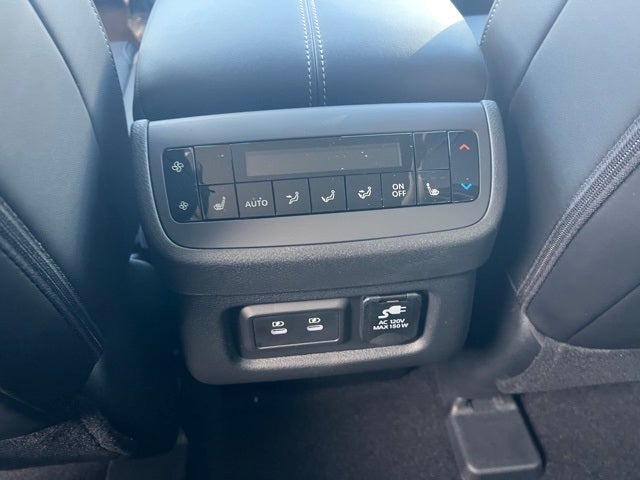 2026 Nissan Pathfinder Platinum CARGO PACKAGE