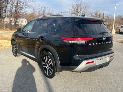 2025 Nissan Pathfinder Platinum