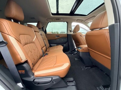 2026 Nissan Pathfinder Platinum CARGO PACKAGE