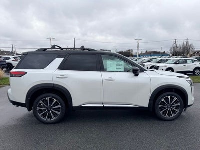 2026 Nissan Pathfinder Platinum CARGO PACKAGE