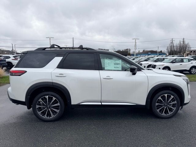 2026 Nissan Pathfinder Platinum CARGO PACKAGE