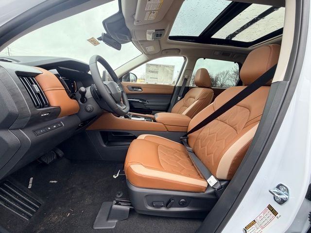 2026 Nissan Pathfinder Platinum CARGO PACKAGE