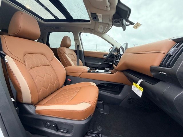 2026 Nissan Pathfinder Platinum CARGO PACKAGE