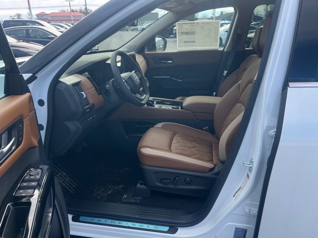 2026 Nissan Pathfinder Platinum CAPTAIN CHAIRS, CARGO PACKAGE