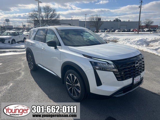 2026 Nissan Pathfinder Platinum CAPTAIN CHAIRS, CARGO PACKAGE