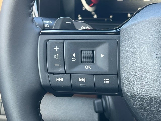 2026 Nissan Pathfinder Platinum CAPTAIN CHAIRS, CARGO PACKAGE