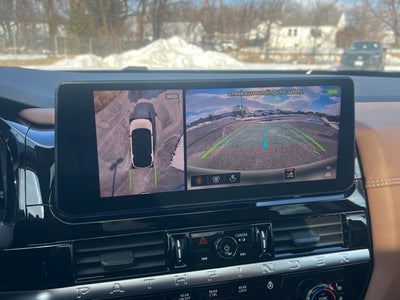 2026 Nissan Pathfinder Platinum CAPTAIN CHAIRS, CARGO PACKAGE