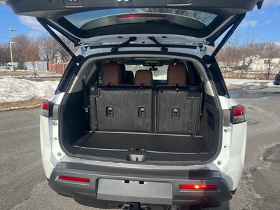 2026 Nissan Pathfinder Platinum CAPTAIN CHAIRS, CARGO PACKAGE